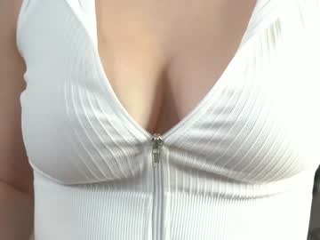 girl
        refined_style cam image #5446418