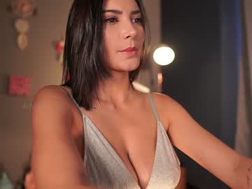 girl
        letiziafulkers1 cam image #1891925