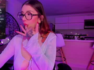 girl
        thecosmicgirl cam image #4180054