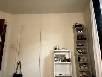 girl Cam Girls Get Busy With Their Dildos With No Shame with sexyskye111