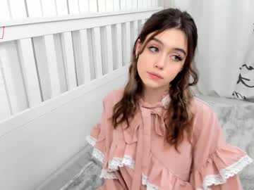 girl
        connieambes cam image #2720539