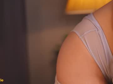 girl
        bellacle cam image #6804298