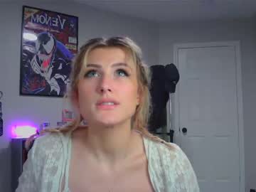 girl
        briadominick cam image #4187987