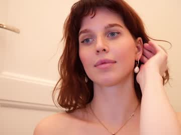 girl
        ellaa91 cam image #5971925