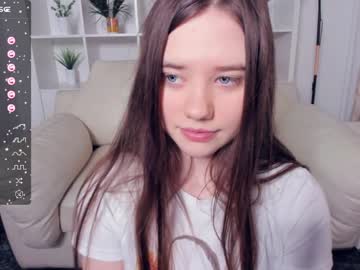 girl
        kristi_zenn cam image #3165931