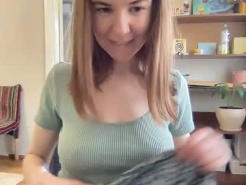 girl
        eva_sax_31 cam image #6554334