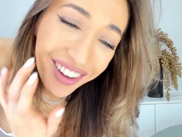 girl
        finestchantilly cam image #1498056