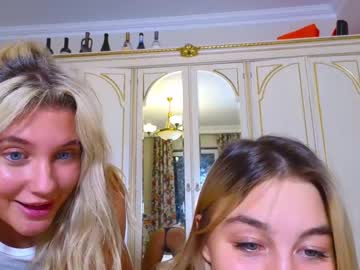 girl
        lilly_mattson cam image #2296918
