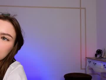 girl
        fannydowlen cam image #4371128