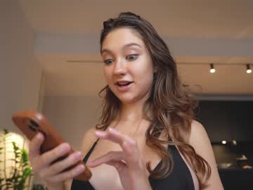 girl
        mia_elfie cam image #4741039