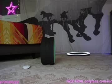 girl
        lucy_gooosey cam image #4264120