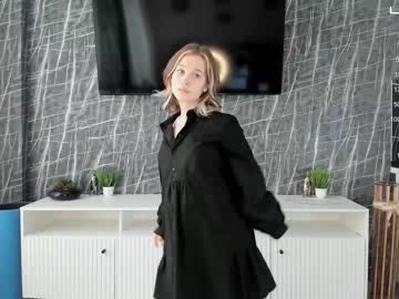 girl
        lynnatlee cam image #3900312