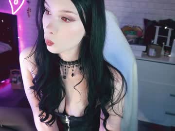 girl
        uindi cam image #3945234