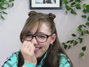 girl
        teresabriggs cam image #2233059