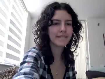 girl
        frenchava cam image #1684820