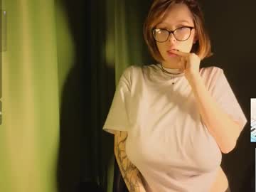 girl
        jokerbatman69 cam image #6180989