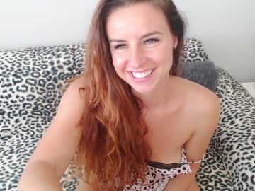 girl
        emerald_kittycat cam image #2185017