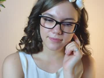girl
        teresabriggs cam image #2520532