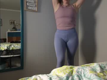 girl
        reach4thepeach cam image #3415224