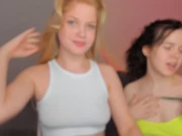 couple
        stacey_long cam image #738227