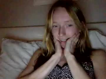 girl Cam Girls Get Busy With Their Dildos With No Shame with littlee_redd