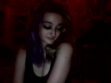 girl
        lizz44887 cam image #2879878