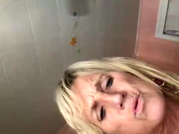 girl
        lickysticky69777 cam image #1554645