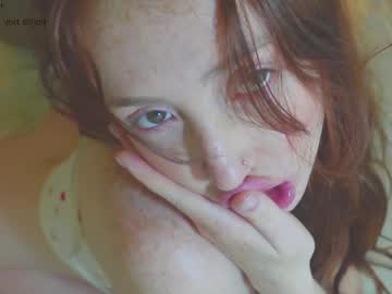 girl
        niilaa cam image #6398836