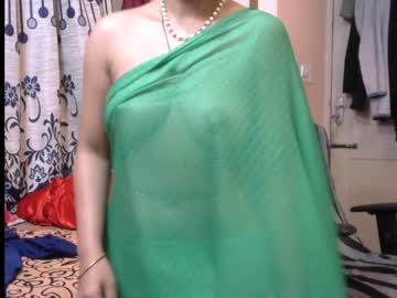 girl
        rosydoll666 cam image #4193353