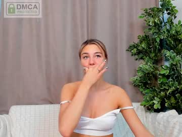 girl
        lilly_mattsson cam image #1844041