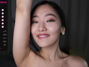 girl
        refined_style cam image #1908038