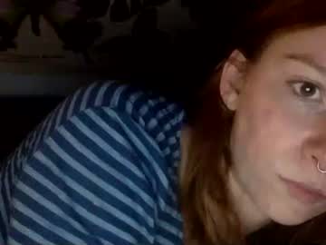 girl
        robinblackly cam image #421790
