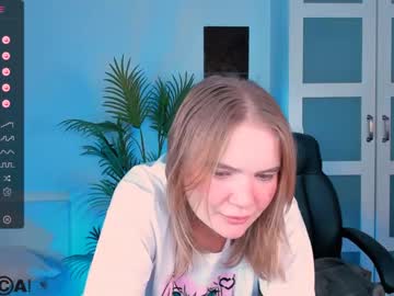 girl
        _crystal_maiden_ cam image #2698953