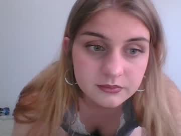 girl
        avathompson cam image #1233437