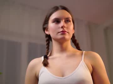 girl
        philomenacutsforth cam image #6079946