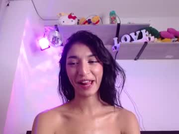 girl
        lucy_fernandez cam image #2765346