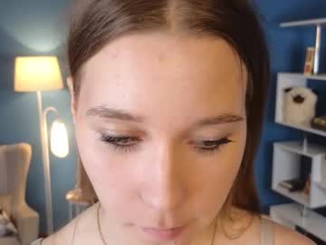girl
        tonya_taylor cam image #6418759