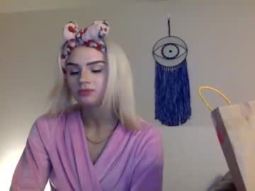 girl
        firebrookey cam image #1450885