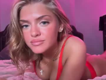 girl
        destinyloves18 cam image #6580244