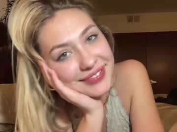 girl
        scarlettgrace9 cam image #610132