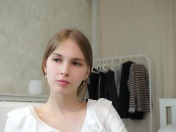 girl
        hildgaillard cam image #6742089