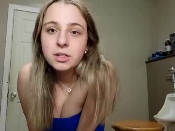 girl
        allylottyy cam image #4199176