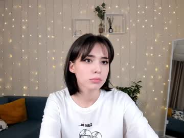 girl
        stacy_sharp cam image #5646914