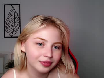girl
        shy_blondiee cam image #925042