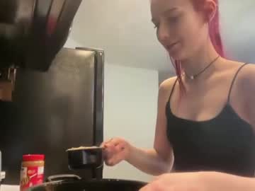 girl
        petite_scarlettt cam image #3955525