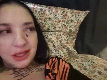 girl
        justanotherjunkie cam image #6260244