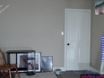 girl
        elena_ermie cam image #4635589