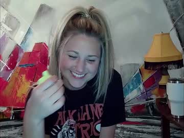 girl
        piercedgamer cam image #1974564