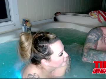 couple
        2freakycouple24 cam image #1213412