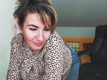 girl
        cassiejonas cam image #3465068